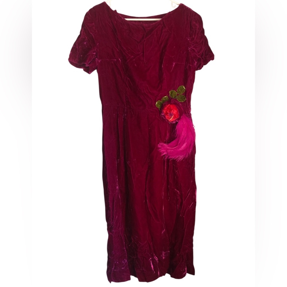 Vintage 1940’s Crushed Velvet Magenta Dress Art Deco Feather Corsage Size M